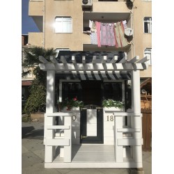 AHŞAP ÇOCUK OYUN EVİ TERASLI