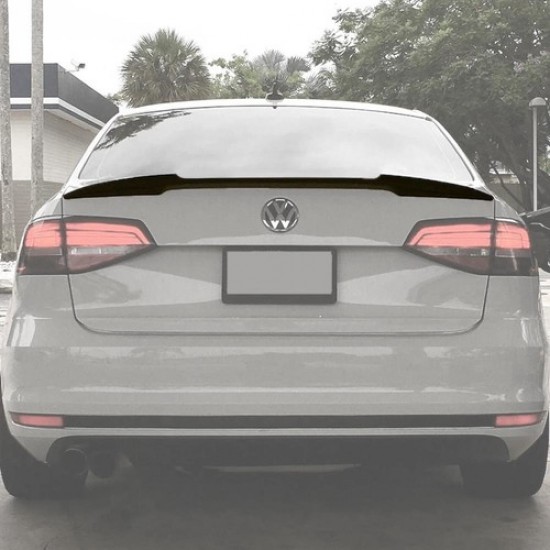 Volkswage Jetta M4  Piona Black Boyalı Spoiler